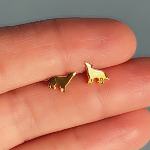 14k Gold Howling Wolf Stud Earrings - Picture 8 of 8